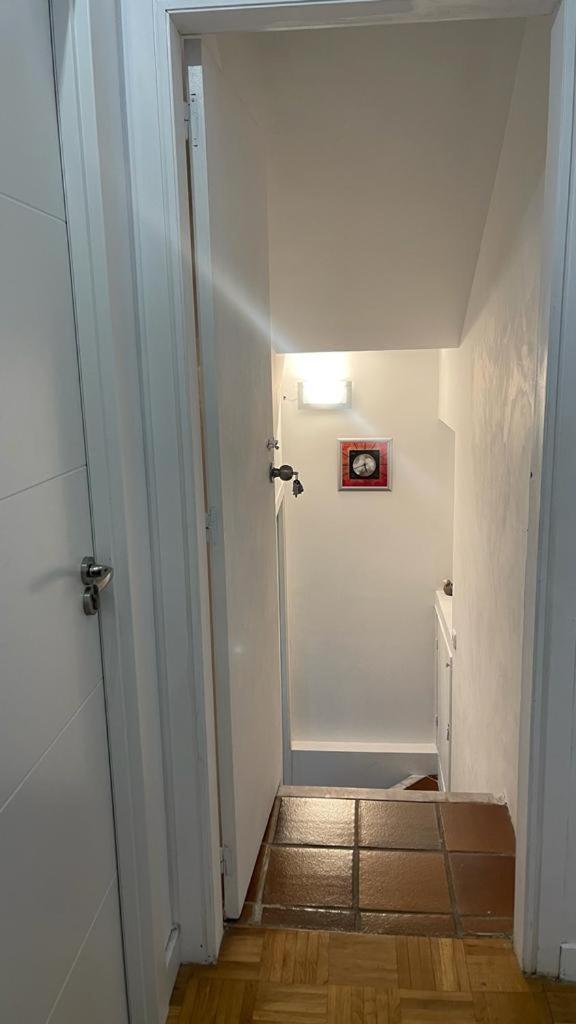 Cool Basement Studio In Hosts House With Private Terrace And Bbq ثيثور مايور المظهر الخارجي الصورة