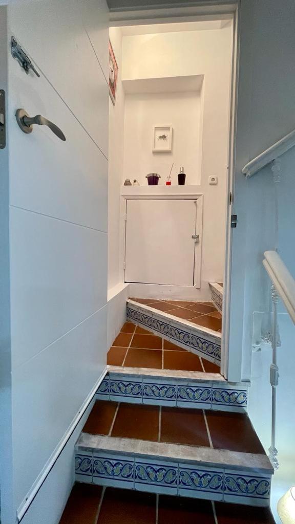Cool Basement Studio In Hosts House With Private Terrace And Bbq ثيثور مايور المظهر الخارجي الصورة